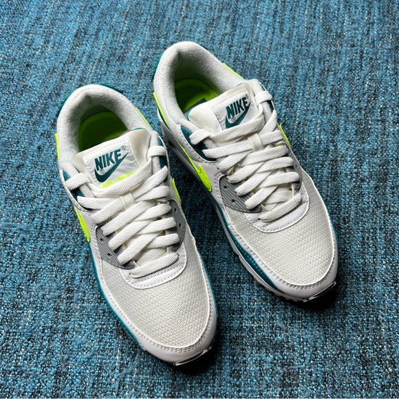 Nike Air Max 90 Sneakers in White Spruce Grey Fog Hot Lime - Picture 2 of 9